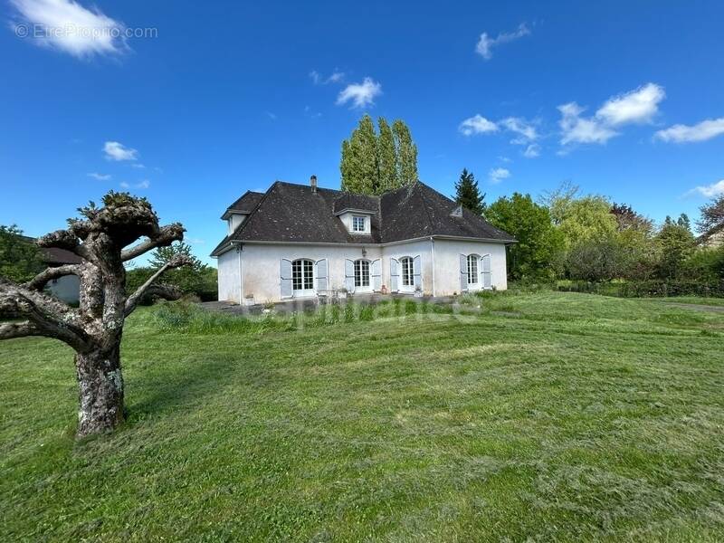 Maison à THIVIERS