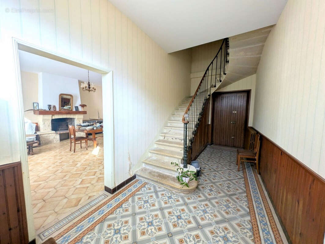 Maison à MONTREUIL-BELLAY