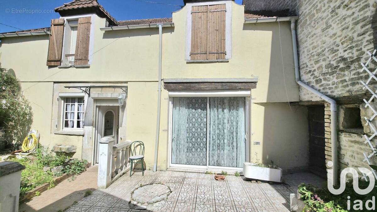 Photo 1 - Maison à LATRECEY-ORMOY-SUR-AUBE
