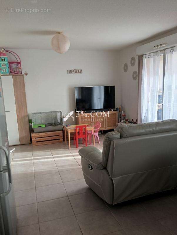 Appartement à POUSSAN