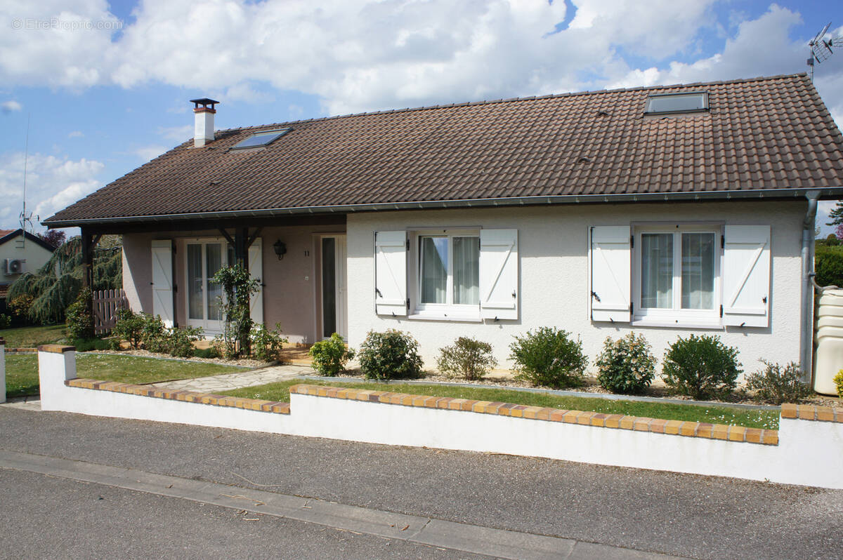 Maison à VELAINE-EN-HAYE
