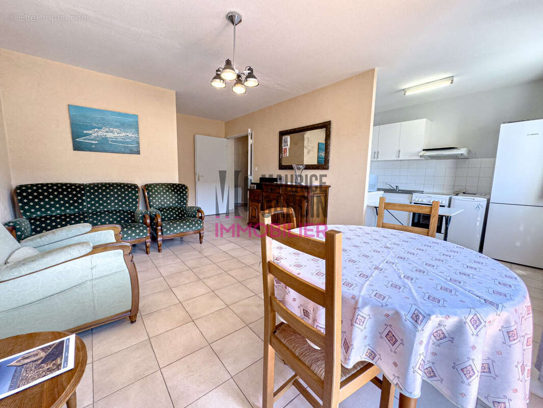 Appartement T3, dernier étage 84300 Cavaillon  - Appartement à CAVAILLON