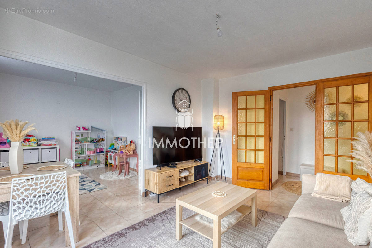 Appartement à LE PONT-DE-CLAIX
