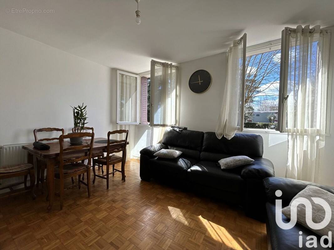 Photo 1 - Appartement à SAINT-MARTIN-D&#039;HERES