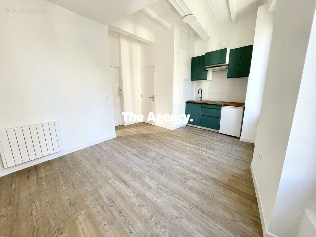 Appartement à MARSEILLE-1E