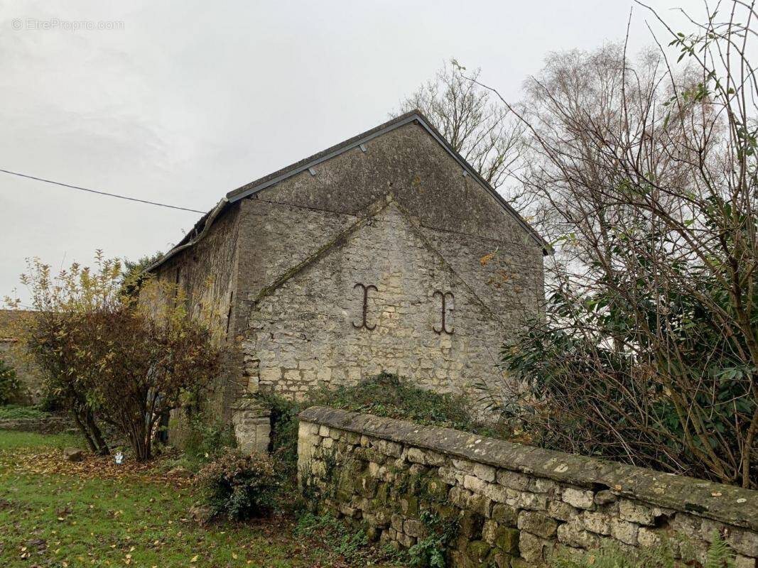 Maison à MONNEVILLE