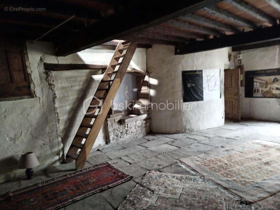 Maison à GRIGNAN