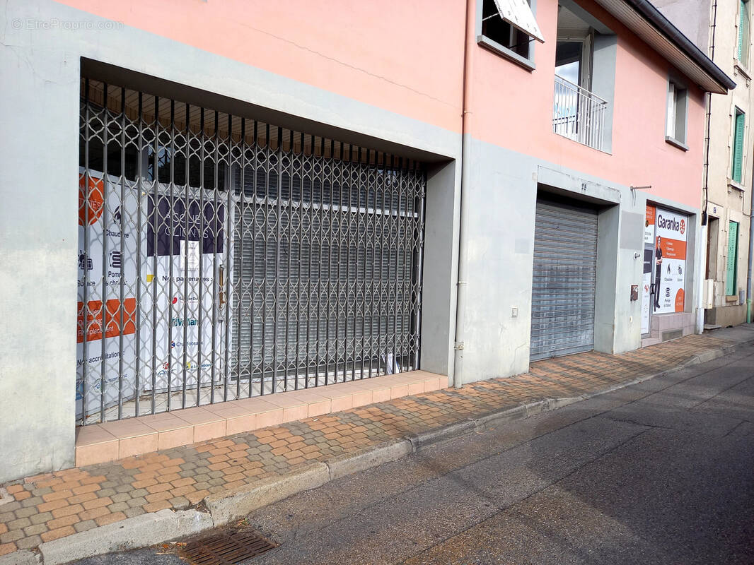 Parking à ROMANS-SUR-ISERE