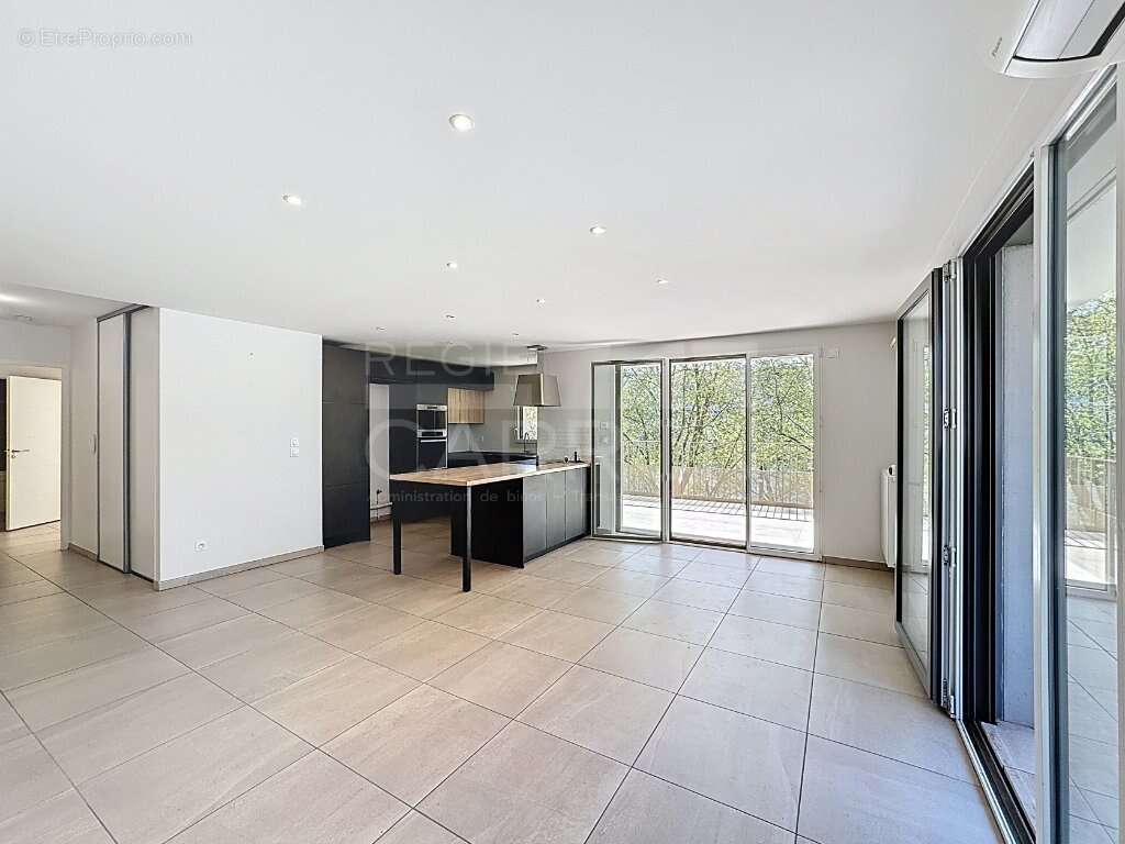 Appartement à LYON-9E