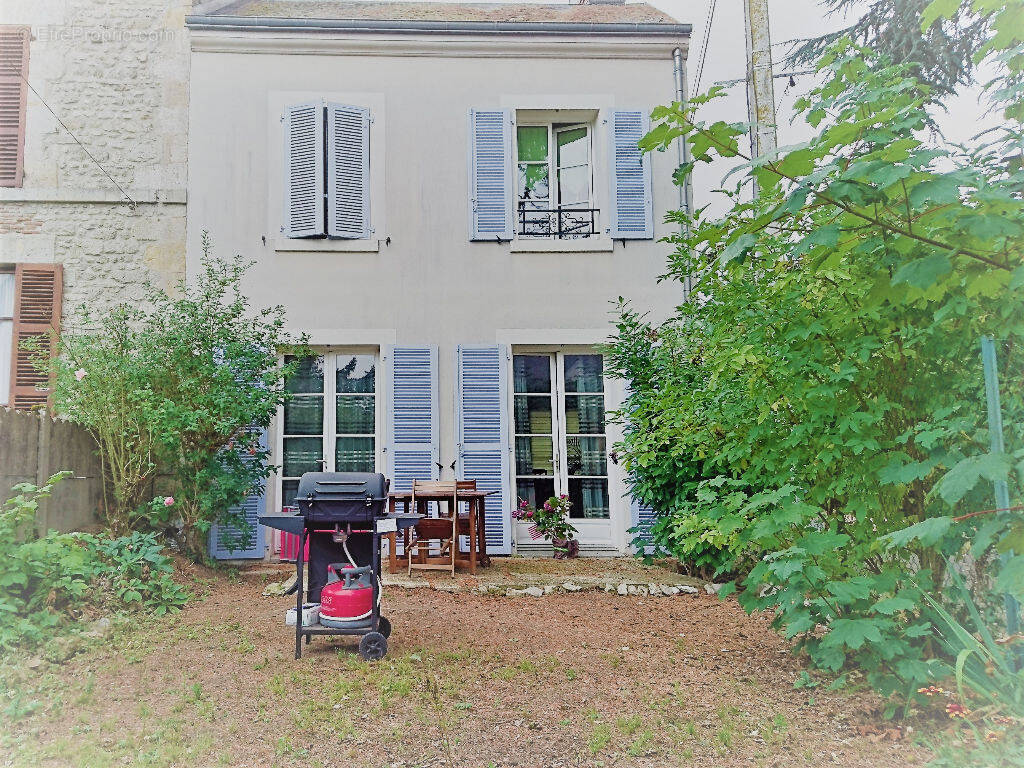 Maison à NEUVILLE-AUX-BOIS