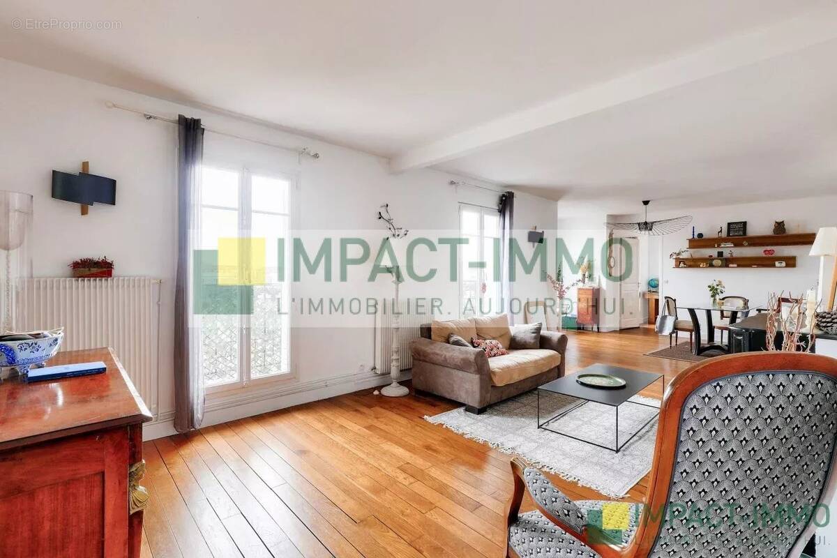 Appartement à COURBEVOIE