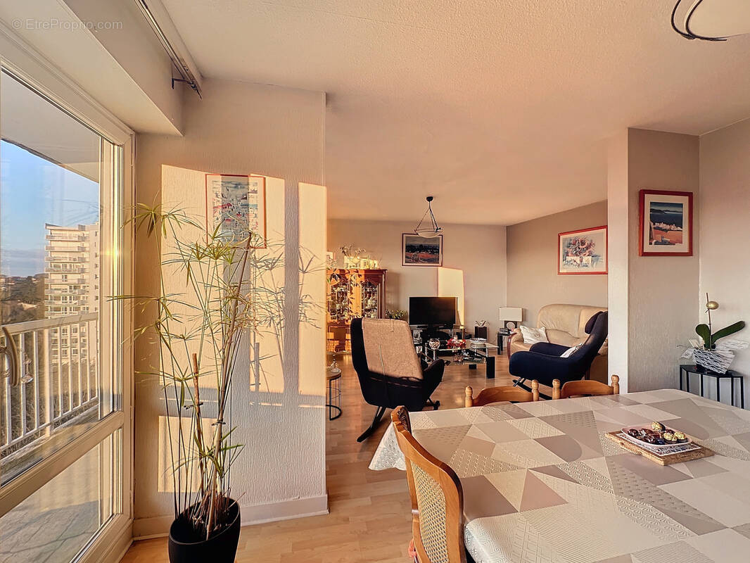 Appartement à SAINT-ETIENNE