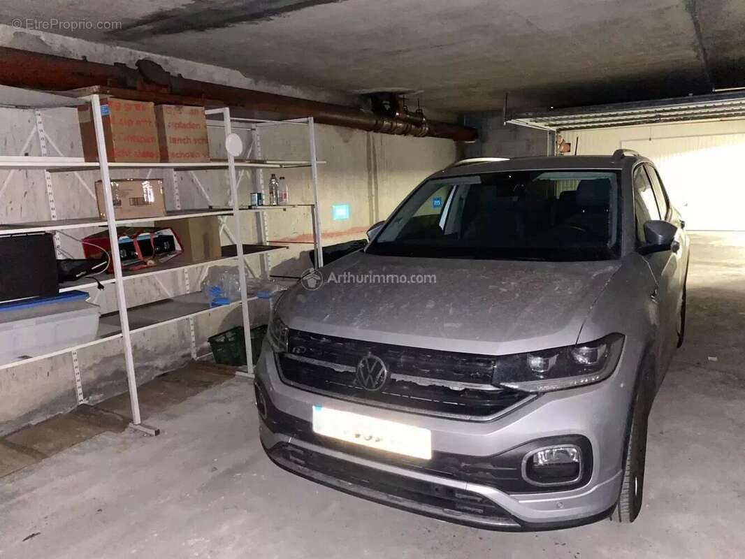 Parking à HYERES