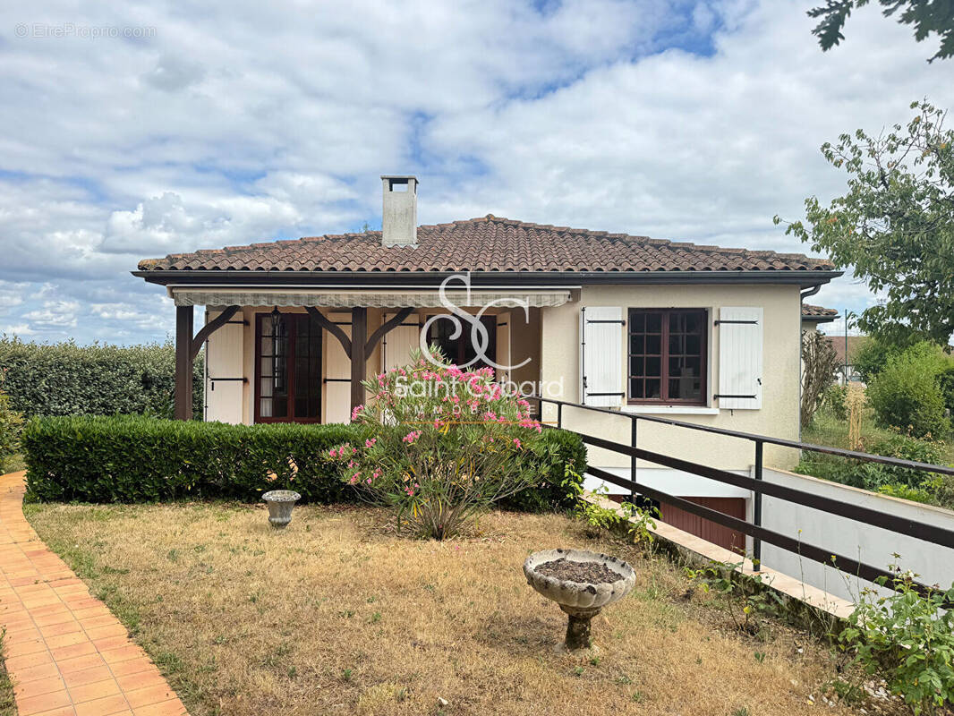 Maison à SAINT-YRIEIX-SUR-CHARENTE
