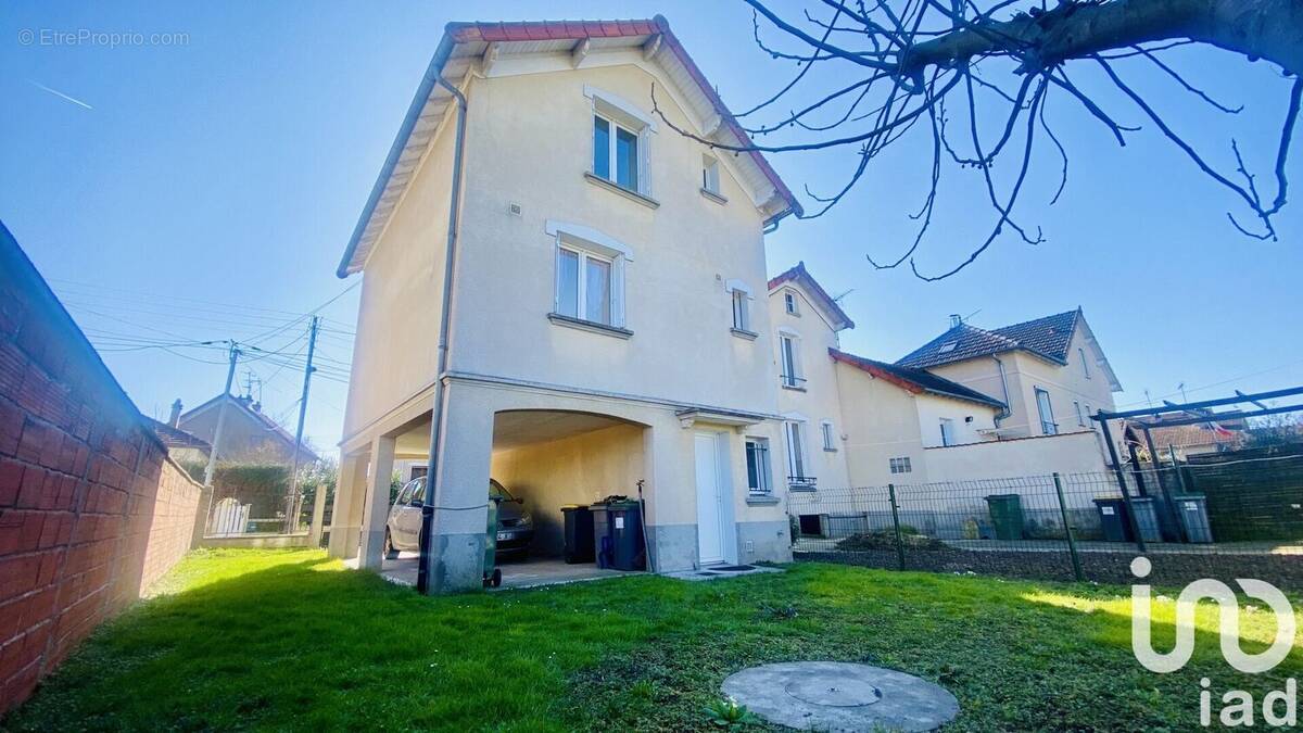 Photo 1 - Maison à VIRY-CHATILLON