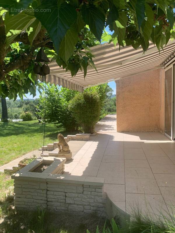 Maison à MOUSSAC