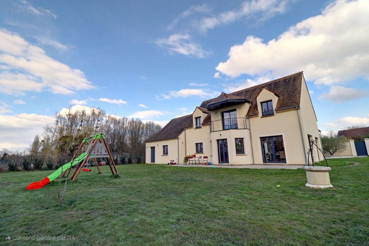 Maison à HOUDAN