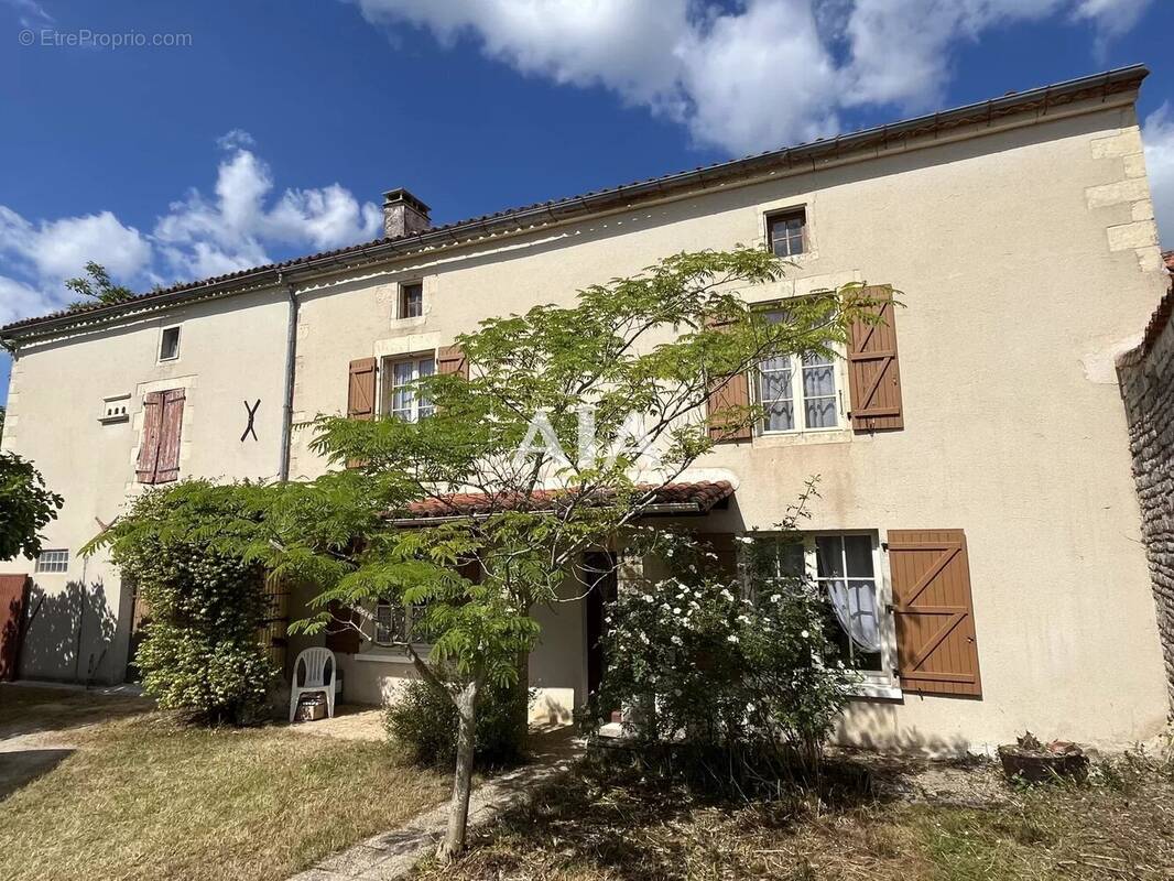 Maison à TUSSON