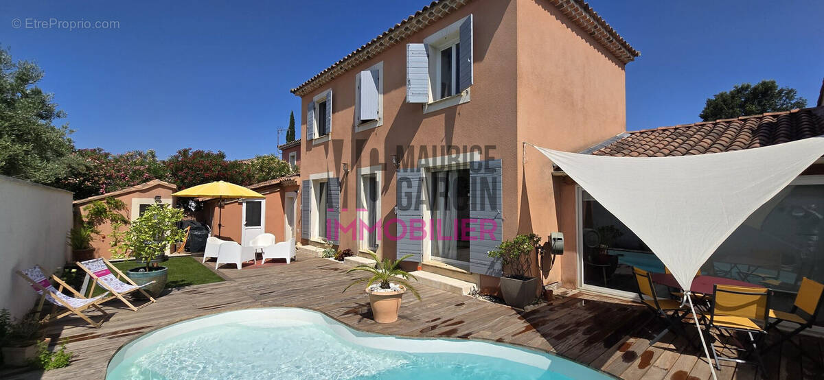 Maison à VEDENE