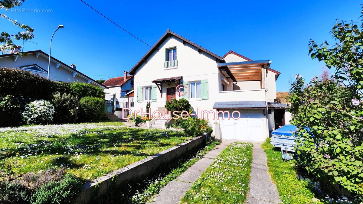 Maison à SAVIGNY-SUR-ORGE