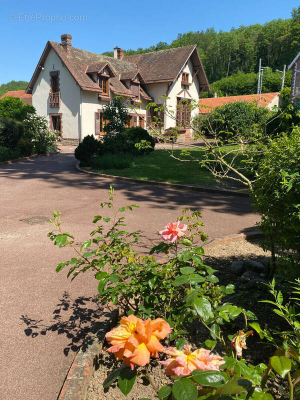 Appartement à JOUY