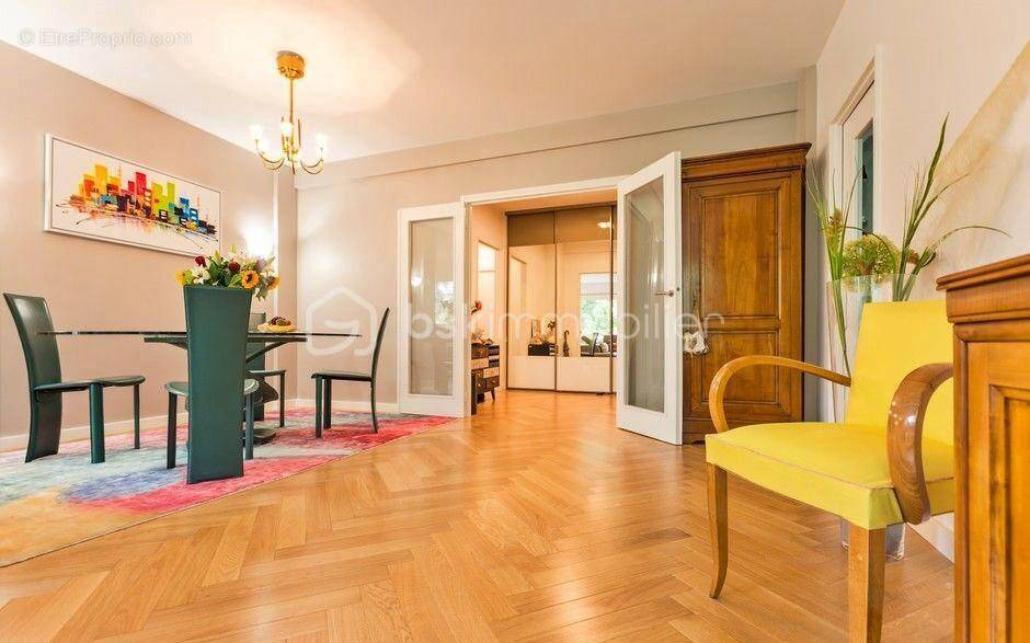 Appartement à L&#039;ETANG-LA-VILLE