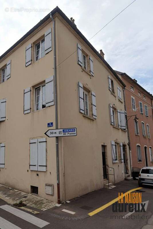 Appartement à GRAY
