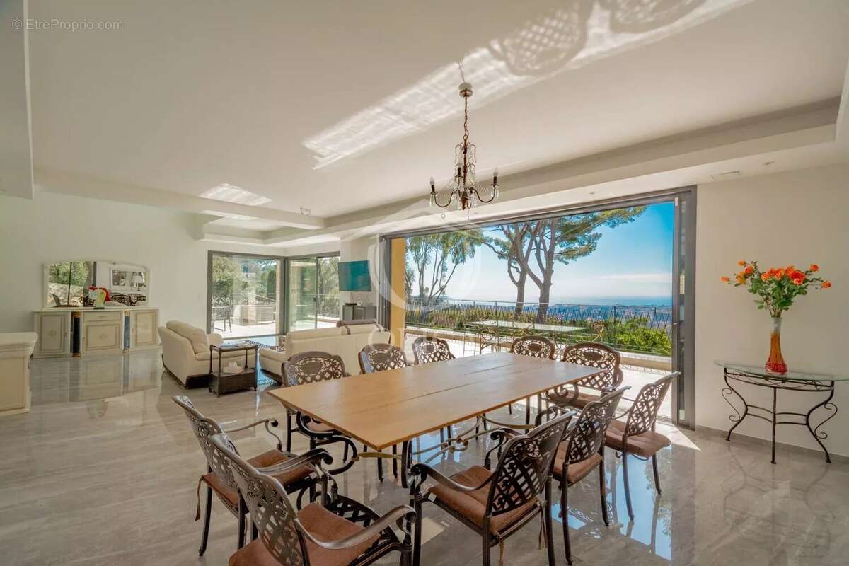 Maison à MOUGINS