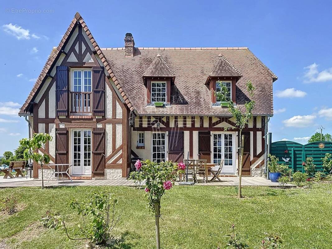 Maison à PONT-L&#039;EVEQUE