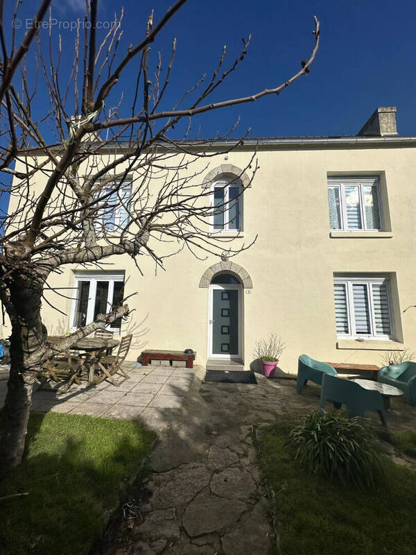 Maison à SAINT-EVARZEC