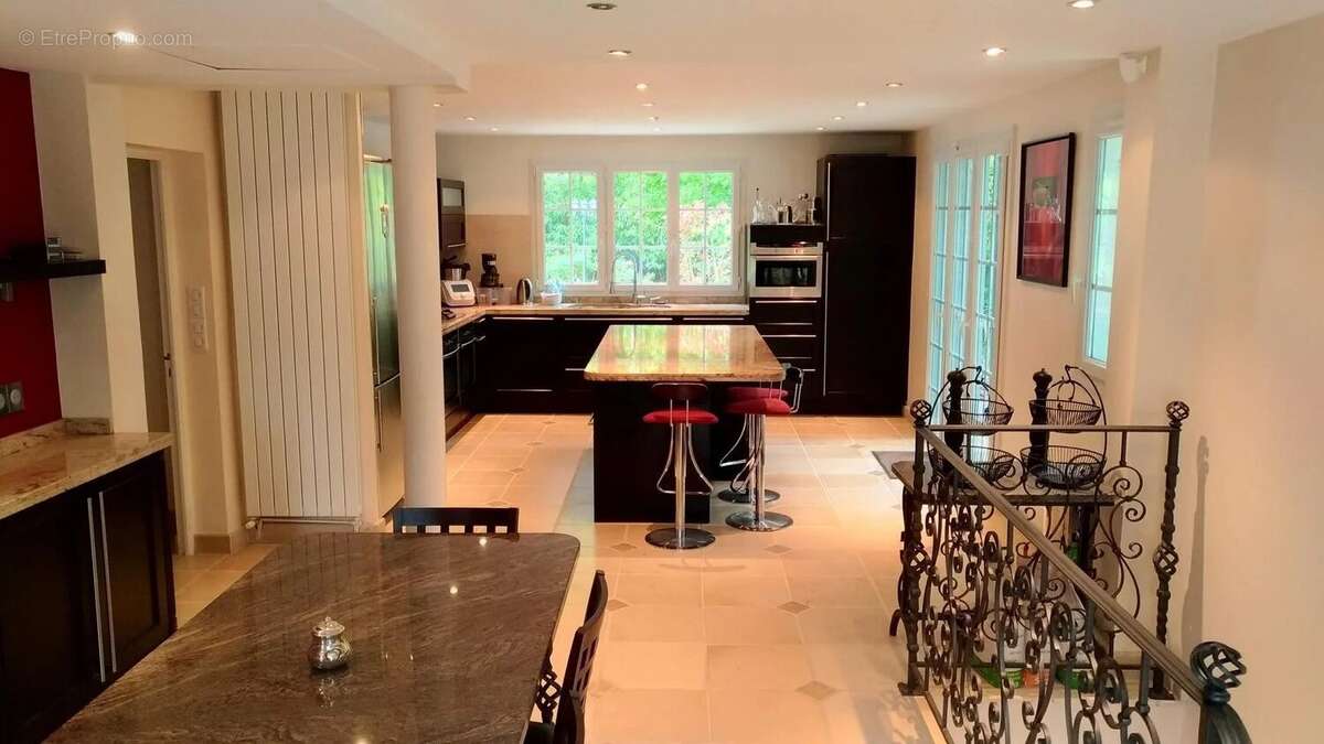 Maison à LES LOGES-EN-JOSAS