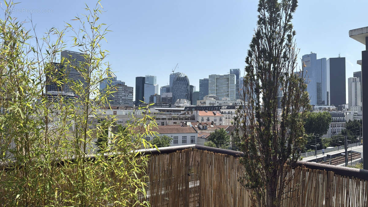 Appartement à COURBEVOIE