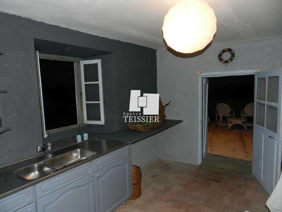 Maison à SAINT-PIERRE-SAINT-JEAN