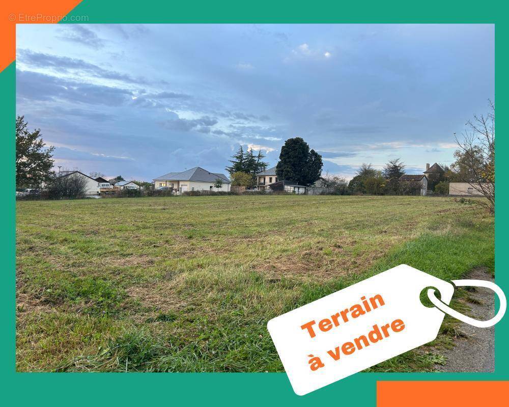 Terrain à NAUCELLE