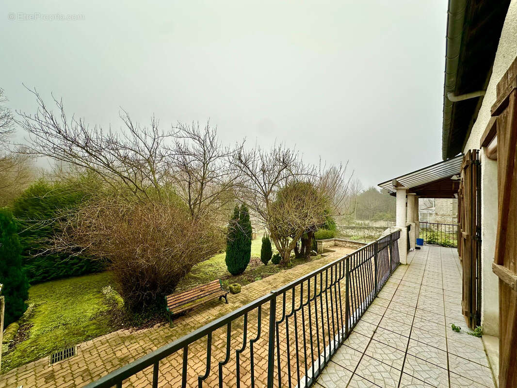 Maison à VERNEUIL-EN-HALATTE
