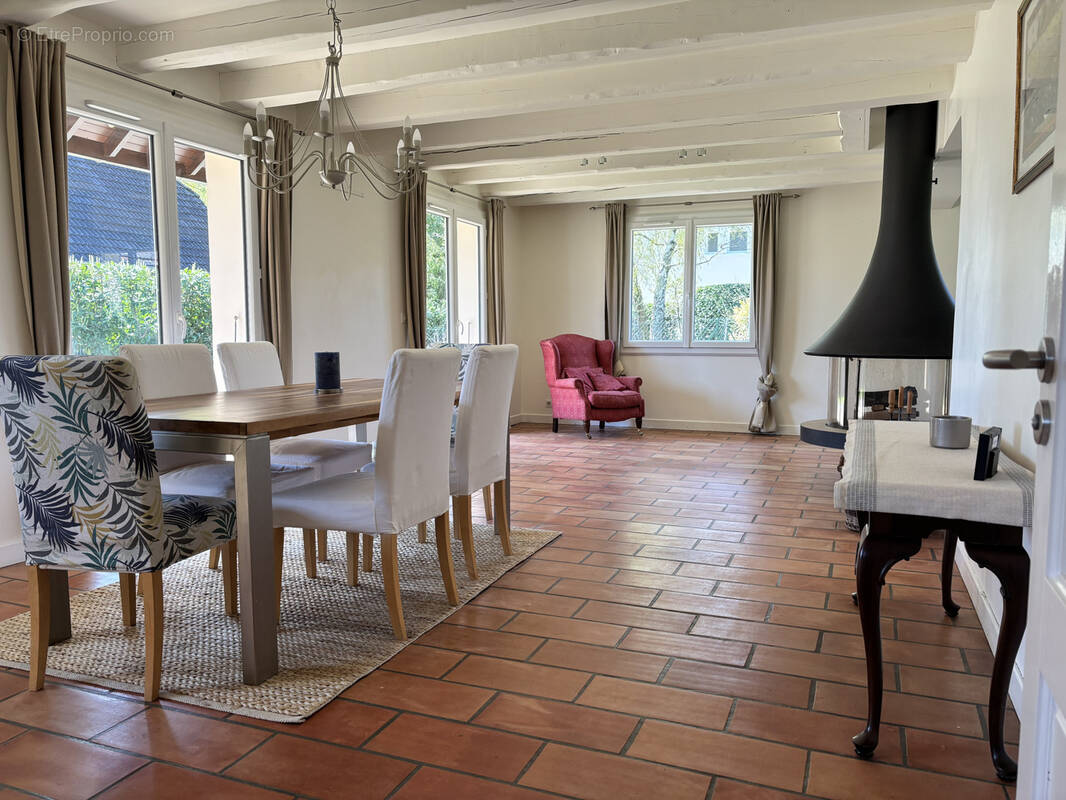 Maison à DIVONNE-LES-BAINS