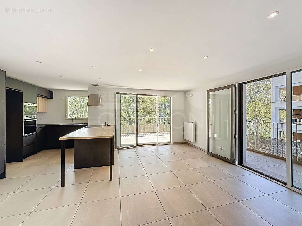 Appartement à LYON-9E