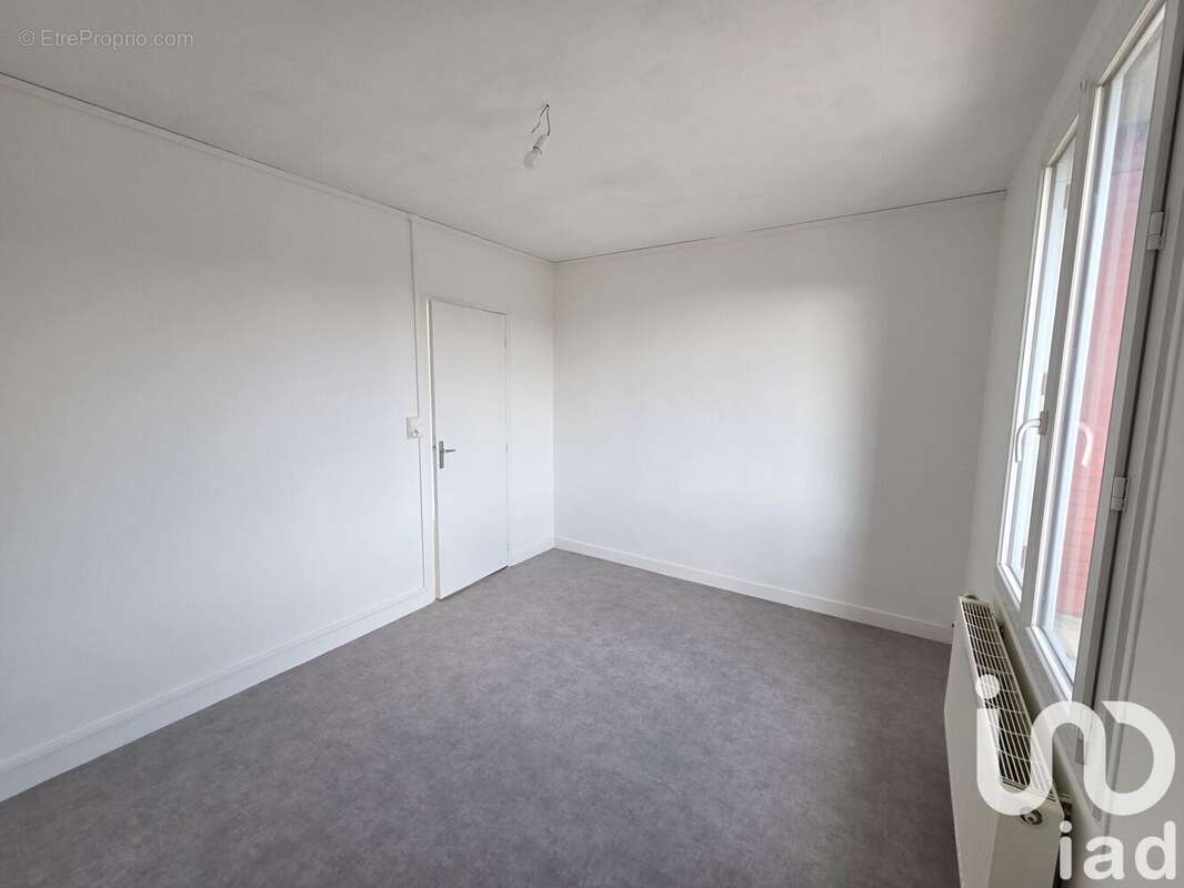 Photo 7 - Appartement à LA CHAPELLE-SAINT-LUC