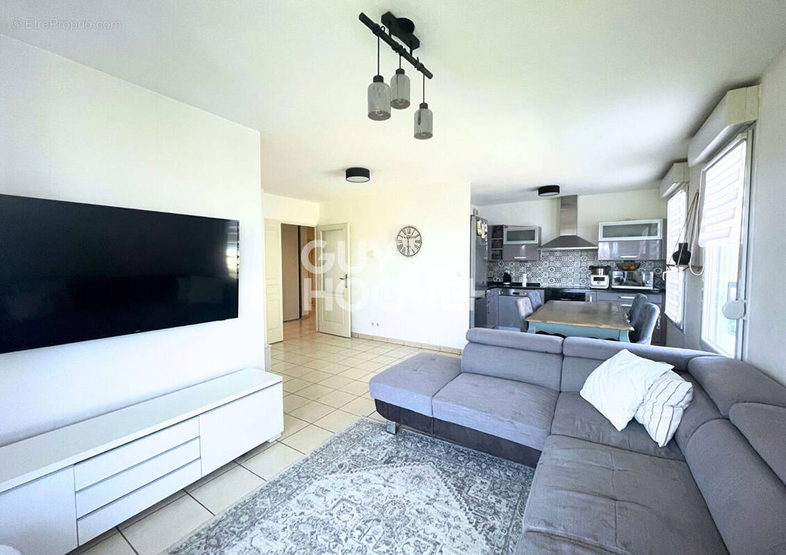 Appartement à PIERRE-BENITE