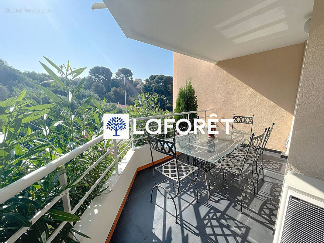Appartement à SAINT-LAURENT-DU-VAR
