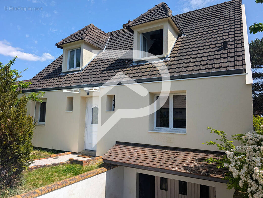 Maison à MERU