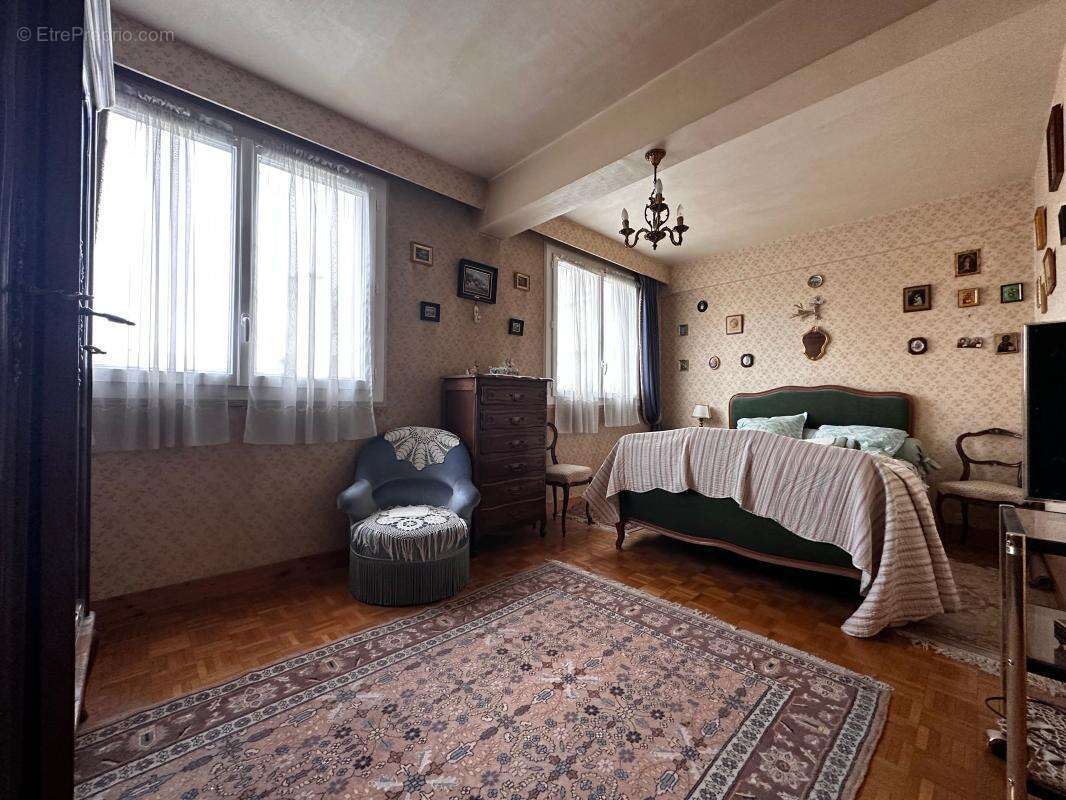 Appartement à SAINT-MAUR-DES-FOSSES