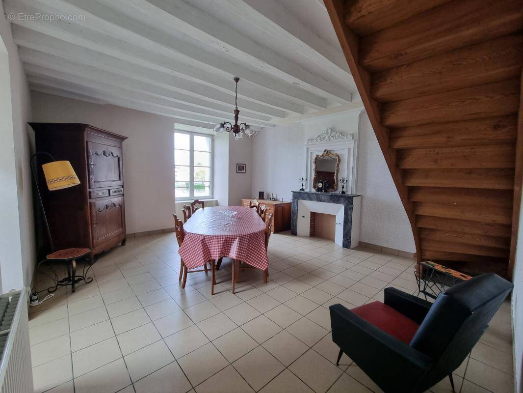Maison à VIHIERS