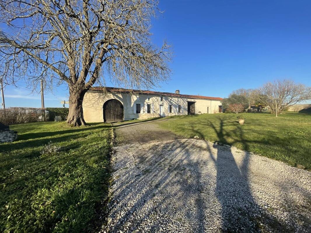 Maison à PEREUIL