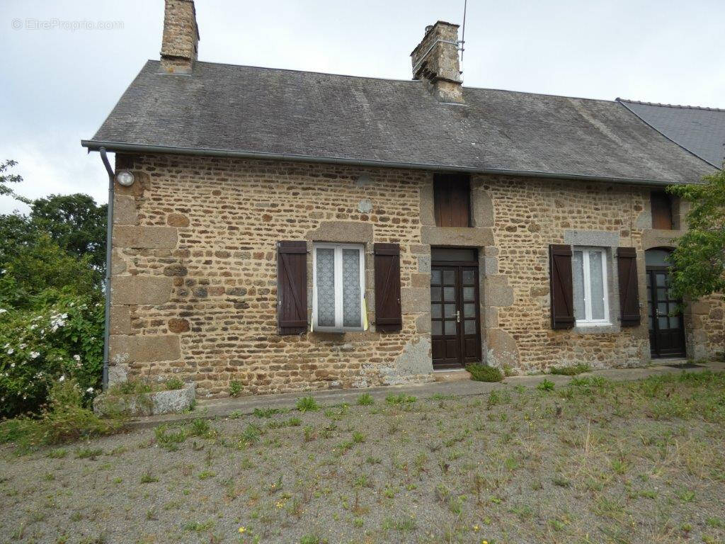 Maison à SAINT-HILAIRE-DU-HARCOUET