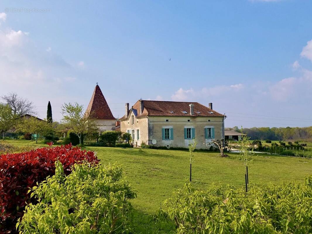 Maison à AUBETERRE-SUR-DRONNE
