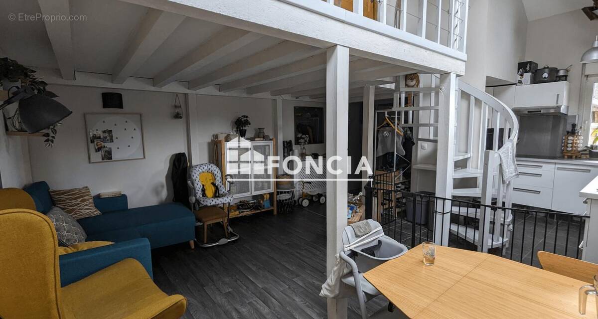 Appartement à MONTIGNY-SUR-LOING