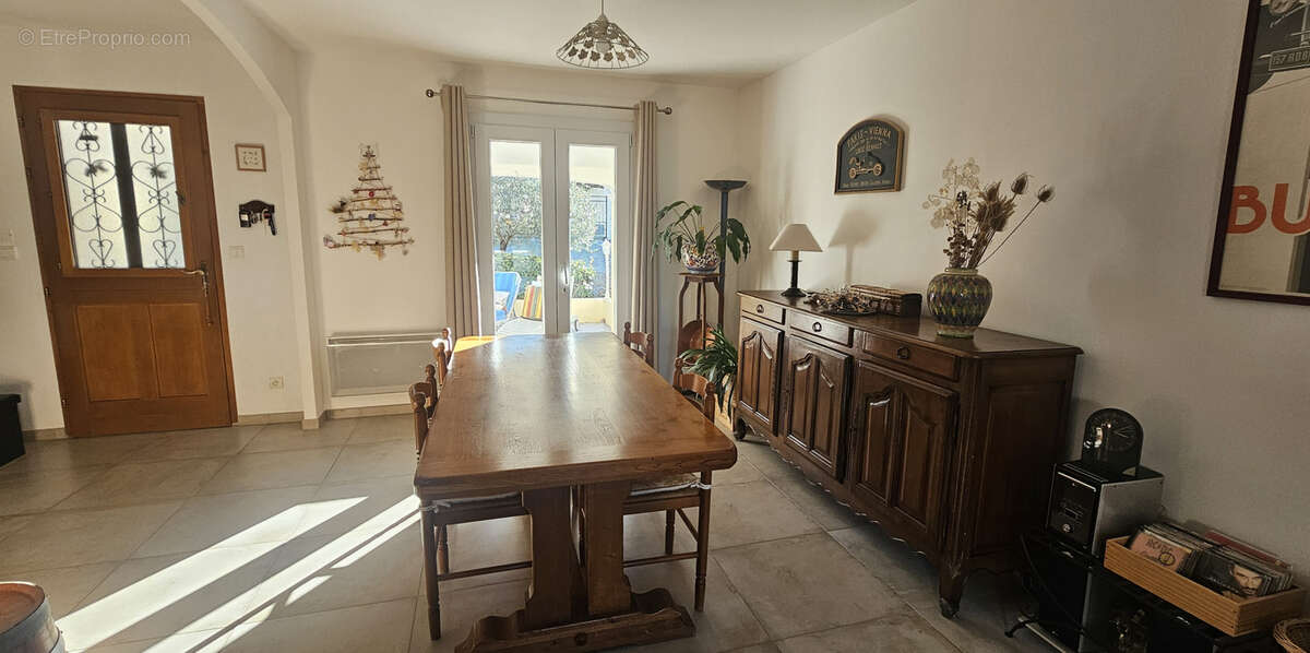 Maison à BAGNOLS-EN-FORET