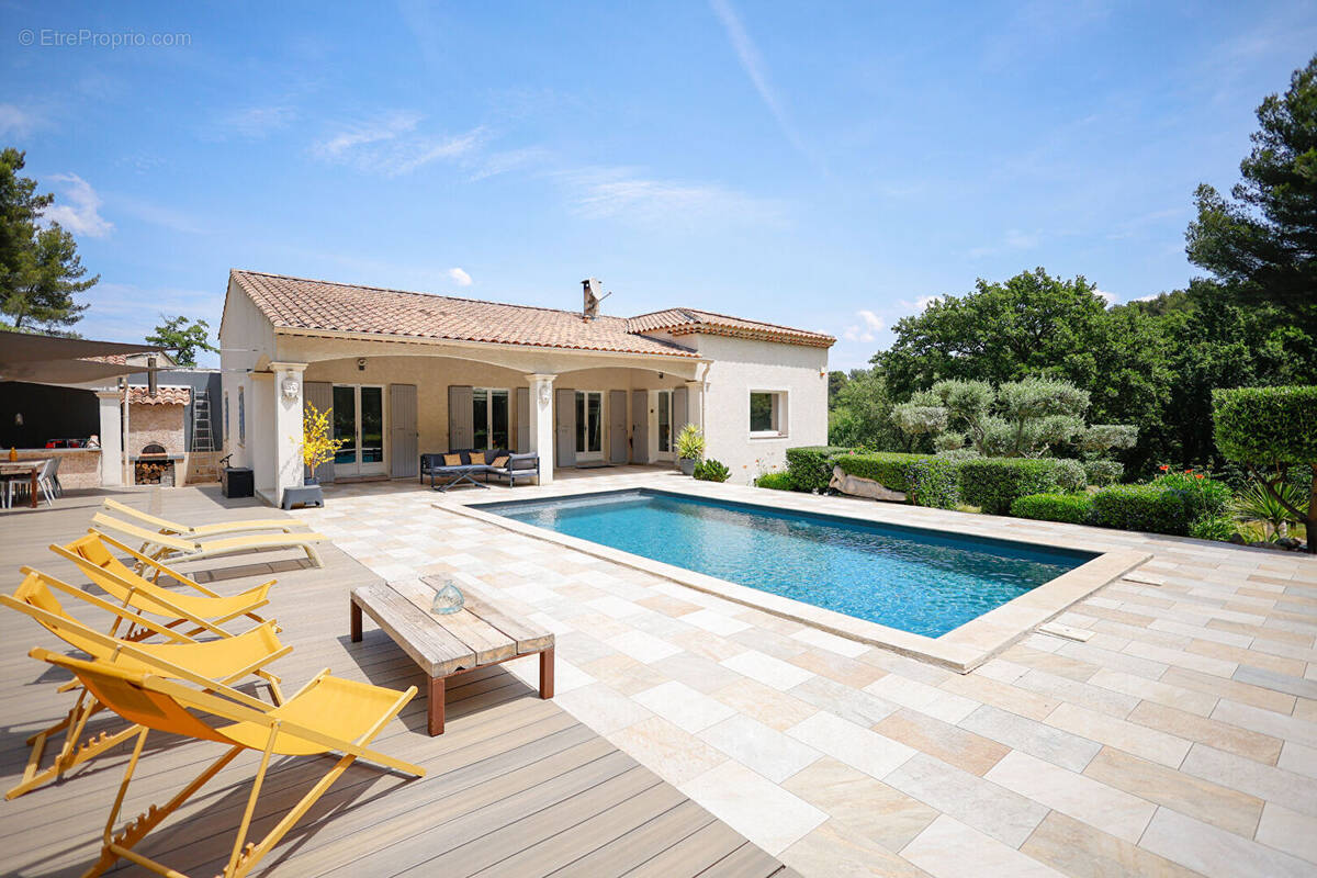 Photo 1 - Maison à SIMIANE-COLLONGUE