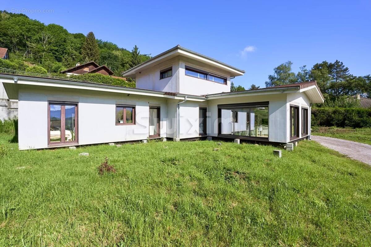 Maison à MONNETIER-MORNEX